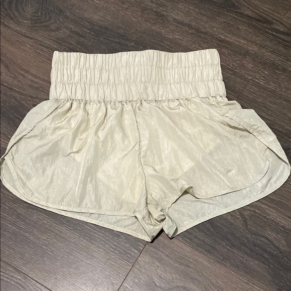 Automet Women’s NWOT High Waist Windbreaker Shorts Size M - Picture 1 of 6